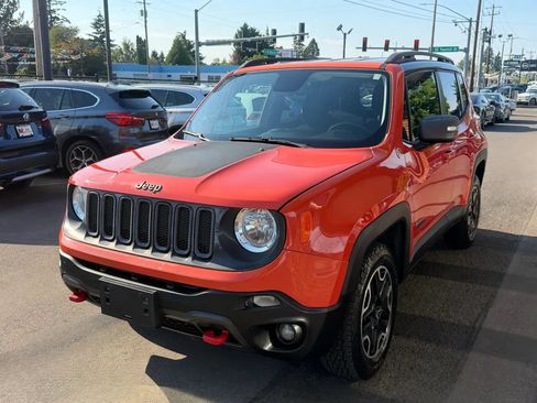 Used 2016 Jeep Renegade Trailhawk AWD/4WD image 10