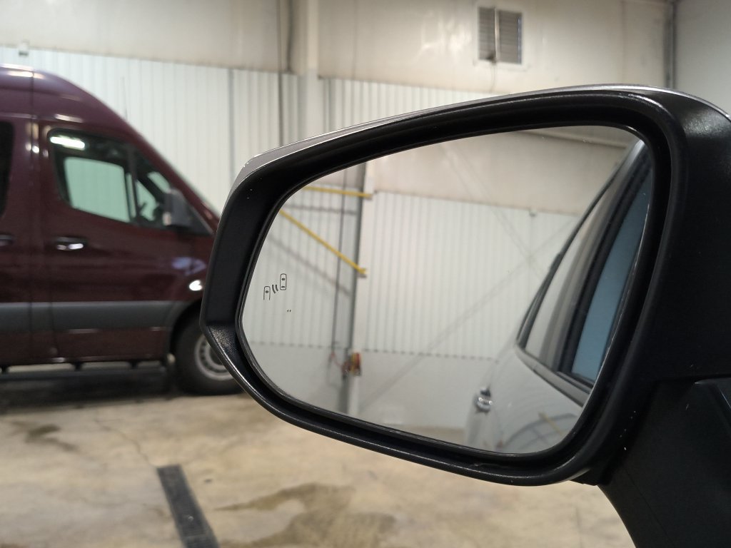 Used 2025 Toyota RAV4 XLE AWD/4WD image 15