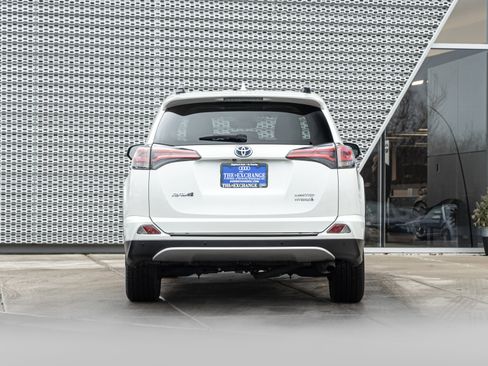 Used 2017 Toyota RAV4 Limited image 26