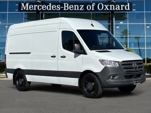 Used 2025 Mercedes-Benz Sprinter 2500 image 1