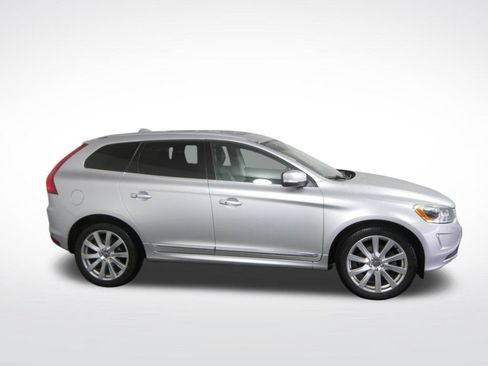 Used 2017 Volvo XC60 T5 Inscription w/ Advanced Package AWD/4WD image 2