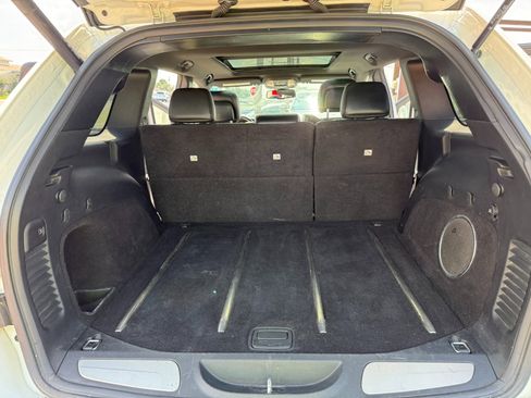 Used 2014 Jeep Grand Cherokee Overland image 18