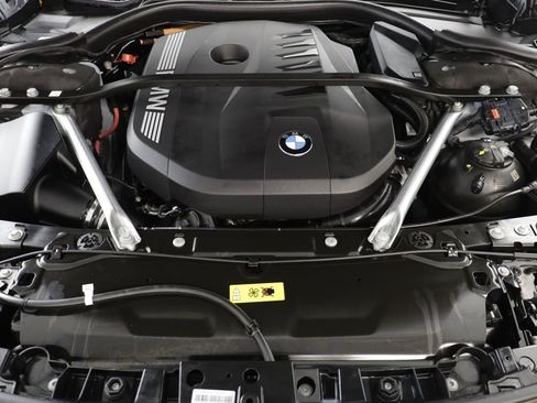 Certified 2025 BMW 750e xDrive w/ Autobahn Package AWD/4WD image 25