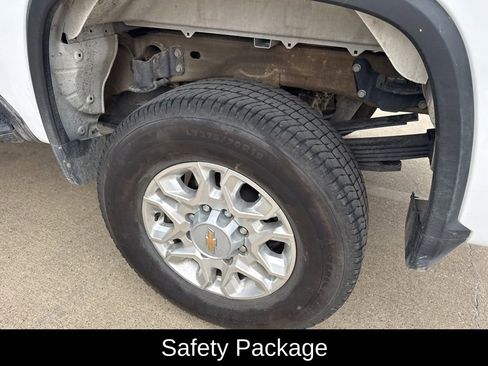 Used 2025 Chevrolet Silverado 3500 LT w/ Safety Package AWD/4WD image 4