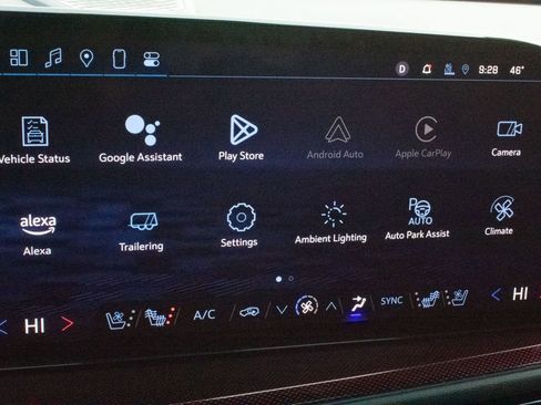 Certified 2024 Chevrolet Traverse RS image 23