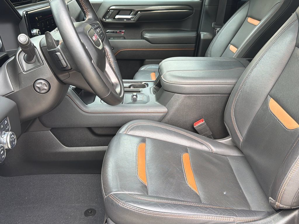 Used 2023 GMC Sierra 1500 AT4 w/ Technology Package AWD/4WD image 21