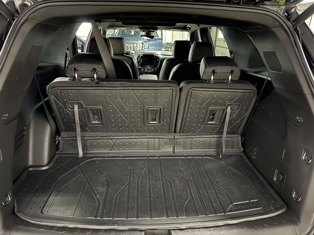 Used 2023 Chevrolet Traverse Premier w/ Redline Edition AWD/4WD image 12
