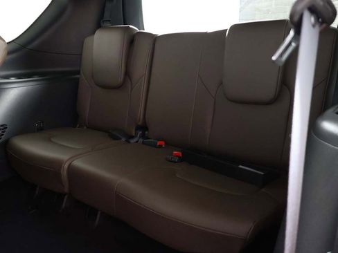 Used 2024 Nissan Armada Platinum image 37