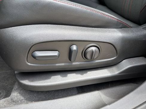 Used 2023 Chevrolet Equinox RS AWD/4WD image 14