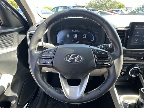 Used 2024 Hyundai Venue SEL FWD image 15
