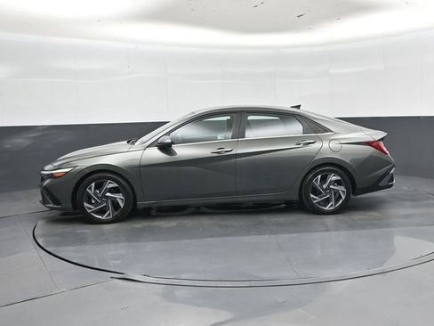 Used 2024 Hyundai Elantra Limited FWD image 7