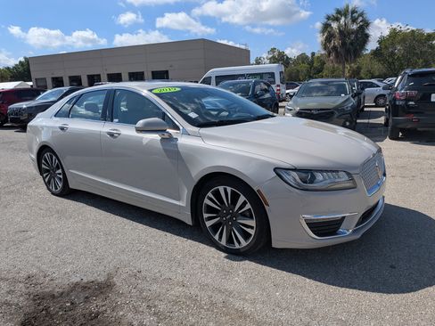 Used 2019 Lincoln MKZ Reserve FWD image 2