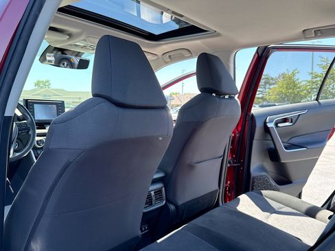 Used 2020 Toyota RAV4 XLE w/ Convenience Package AWD/4WD image 6