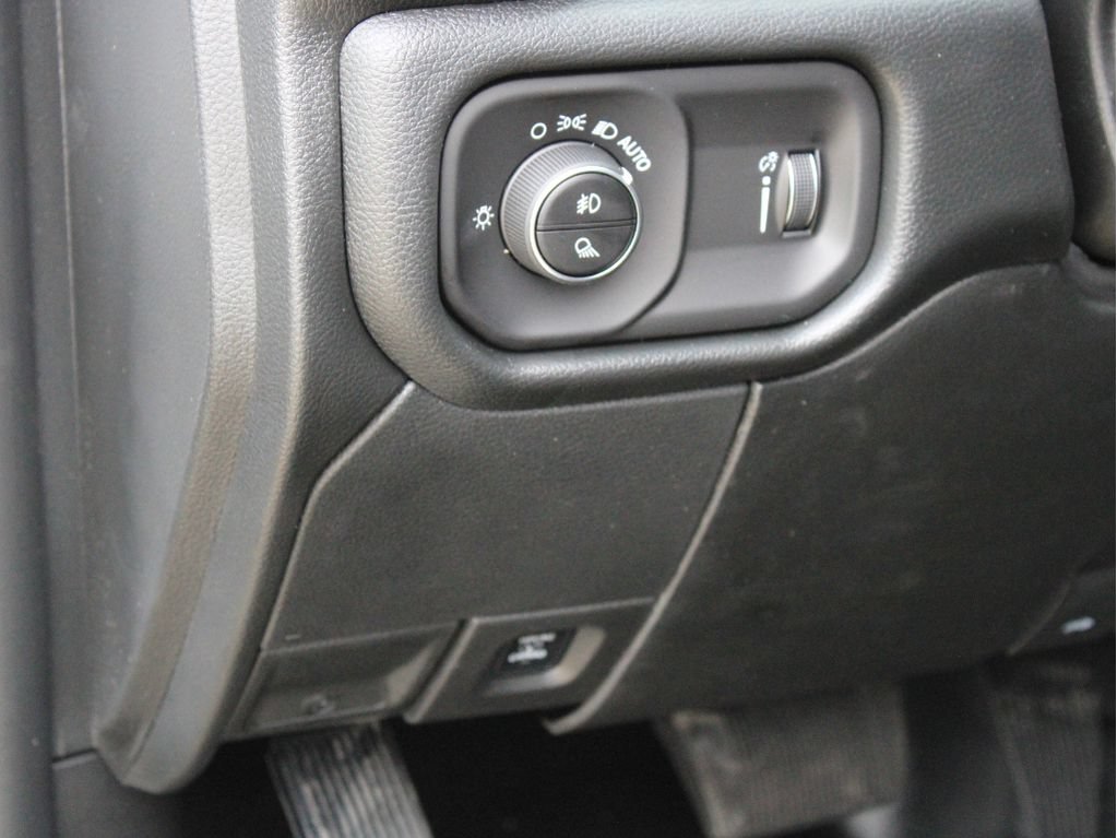 New 2027 RAM 3500 Tradesman w/ Chrome Appearance Group A AWD/4WD image 15