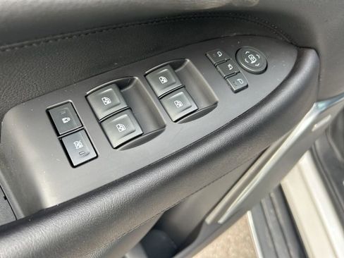 Used 2019 Cadillac Escalade Luxury image 11