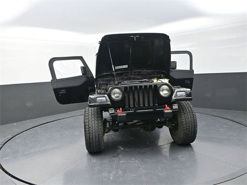 Used 1998 Jeep Wrangler Sahara image 32