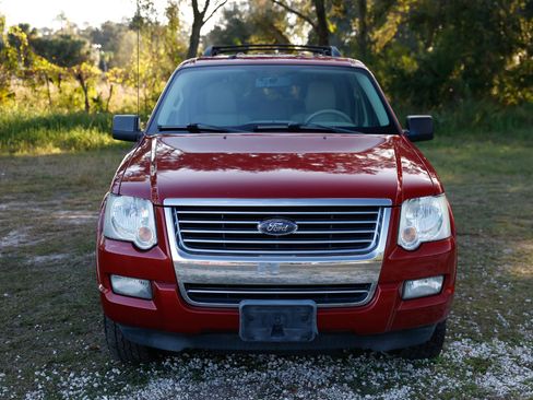 Used 2010 Ford Explorer XLT image 19