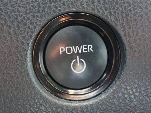 Used 2025 Toyota Camry SE image 8