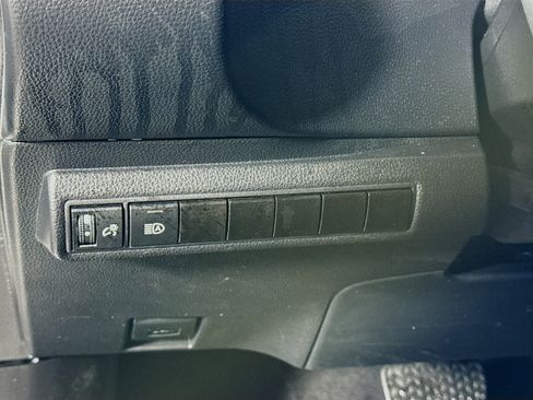 Certified 2025 Toyota Corolla SE w/ SE Premium Package image 10