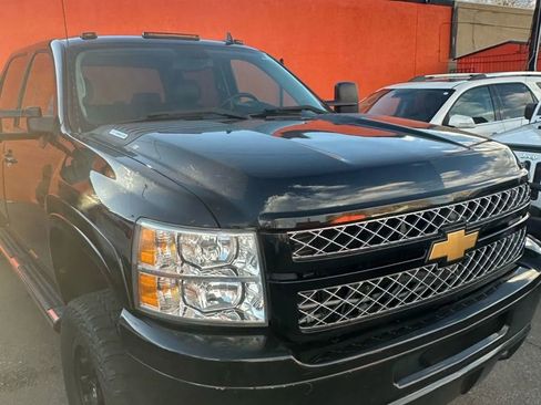 Used 2013 Chevrolet Silverado 2500 LTZ w/ LTZ Plus Package image 10