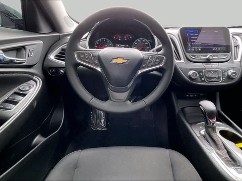 Used 2025 Chevrolet Malibu RS FWD image 6