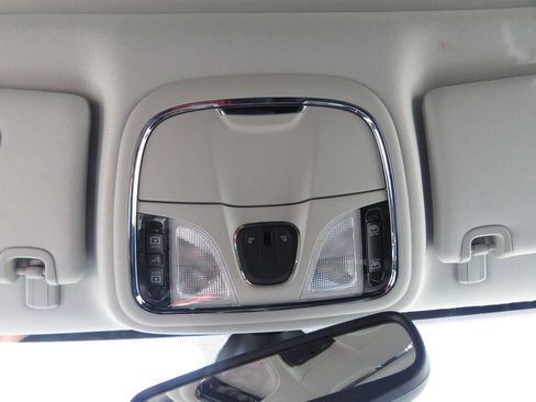 Used 2020 Jeep Cherokee Limited AWD/4WD image 28