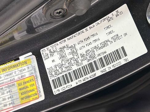 Used 2021 Toyota Tacoma SR5 AWD/4WD image 11