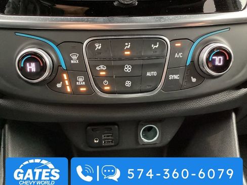 Used 2023 Chevrolet Traverse RS image 21