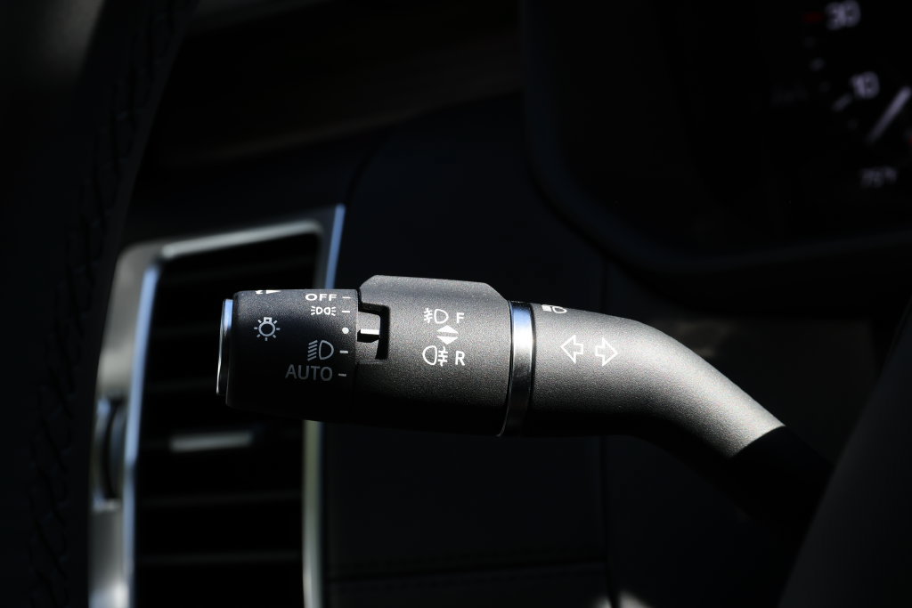New 2026 Land Rover Discovery S AWD/4WD image 16