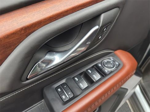 Used 2024 GMC Yukon Denali Ultimate image 12