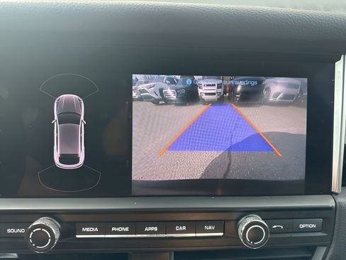 Used 2021 Porsche Macan image 21