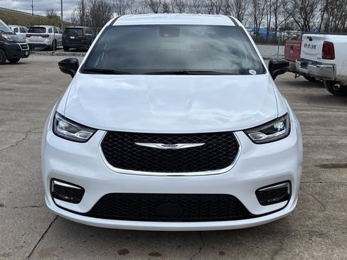 New 2026 Chrysler Pacifica Select image 11