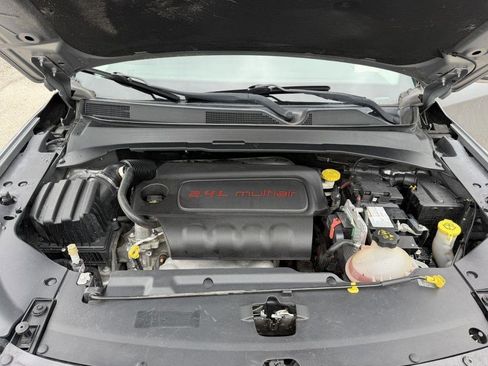 Used 2020 Jeep Compass Latitude FWD image 17