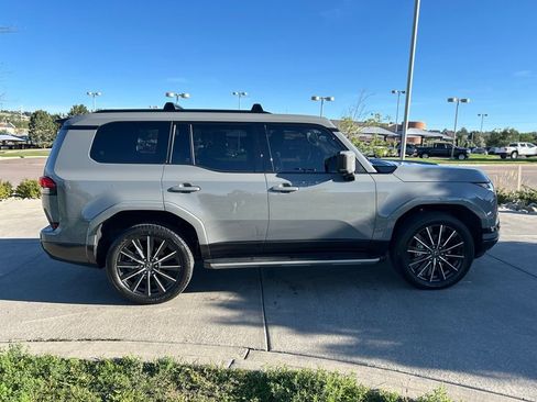 Used 2024 Lexus GX 550 w/ Cold Area Package AWD/4WD image 10