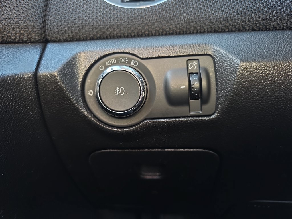 Used 2014 Chevrolet Cruze LTZ FWD image 41