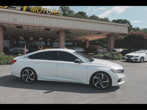 Used 2022 Honda Accord Sport image 1