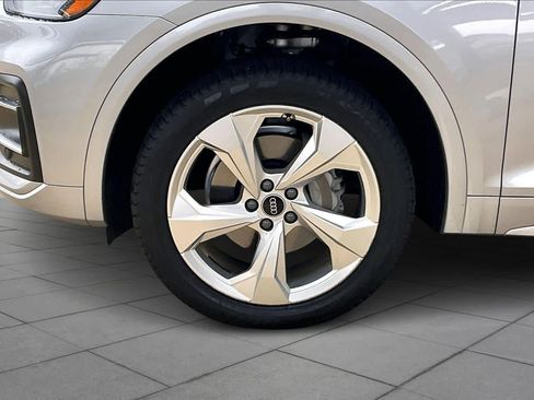 Used 2021 Audi Q5 Premium Plus w/ Premium Plus Package image 10
