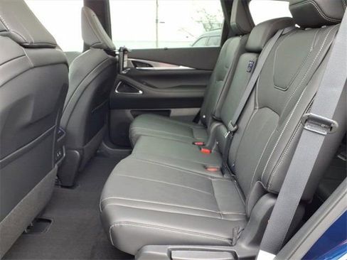 New 2026 INFINITI QX60 Luxe w/ Family Package image 9