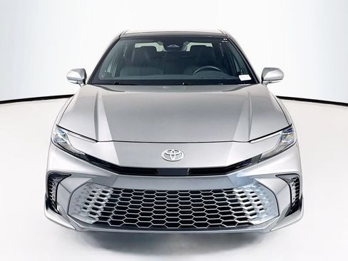 Used 2025 Toyota Camry XSE w/ Premium Package FWD image 2
