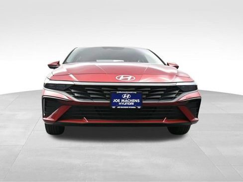 Used 2026 Hyundai Elantra SE FWD image 31