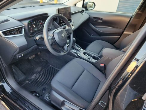 Used 2023 Toyota Corolla LE image 6