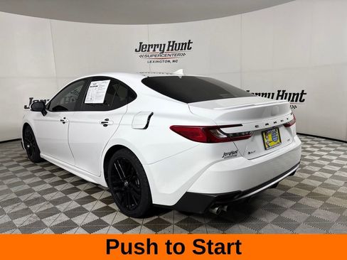 Used 2025 Toyota Camry SE w/ Convenience Package FWD image 7