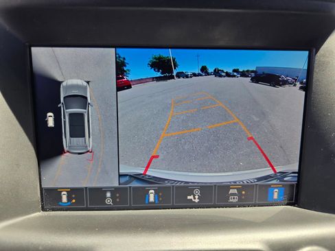 Used 2022 GMC Terrain SLT w/ Infotainment Package II FWD image 19