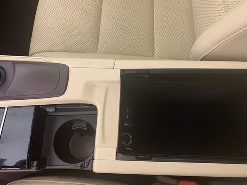 Used 2016 Lexus ES 350 w/ Premium Package w/Wood Trim image 29