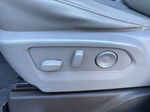 Used 2023 GMC Sierra 1500 SLT image 11