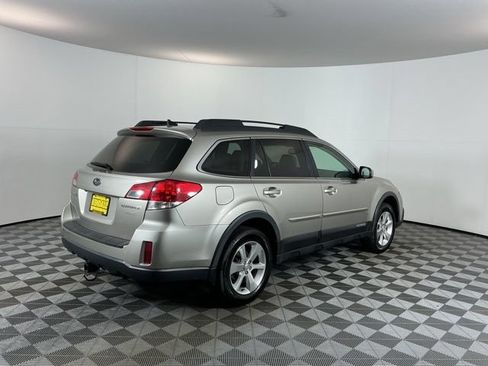 Used 2014 Subaru Outback 2.5i Limited w/ Moonroof Package AWD/4WD image 5