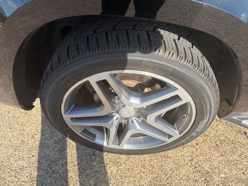 Used 2017 Mercedes-Benz GLS 550 4MATIC image 11