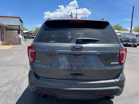 Used 2018 Ford Explorer XLT w/ Equipment Group 202A FWD image 4