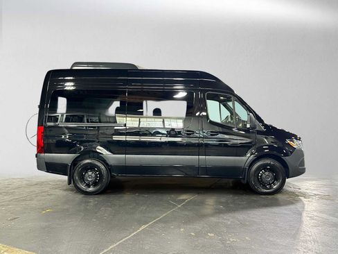 Used 2025 Mercedes-Benz Sprinter 2500 image 2