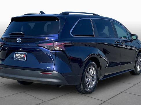 Used 2025 Toyota Sienna LE w/ LE Plus Package AWD/4WD image 13